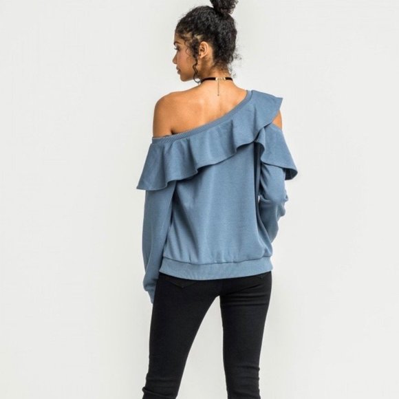 Entro Cold Shoulder Ruffled Sweatshirt NWOT - Picture 2 of 5